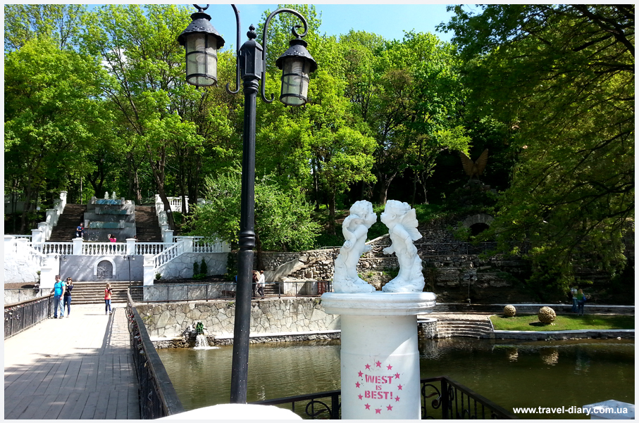 сквер лебединое озеро, каменец