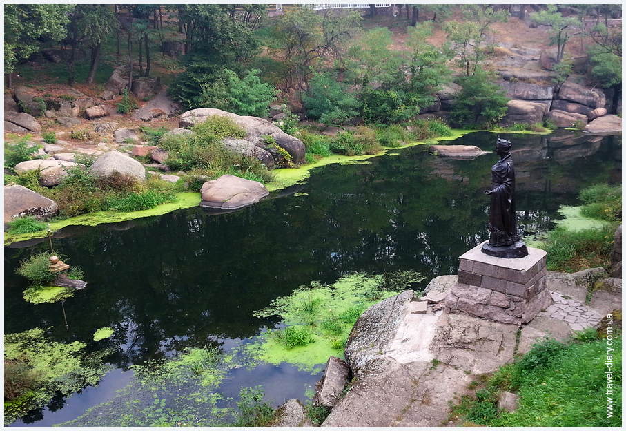 Памятник Ольге Коростень