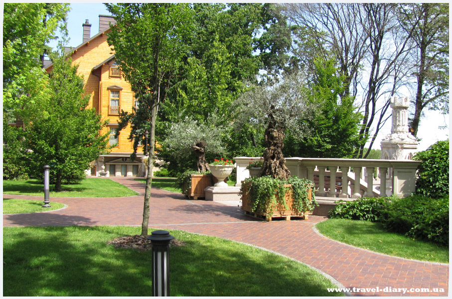 Экскурсия в Межигорье