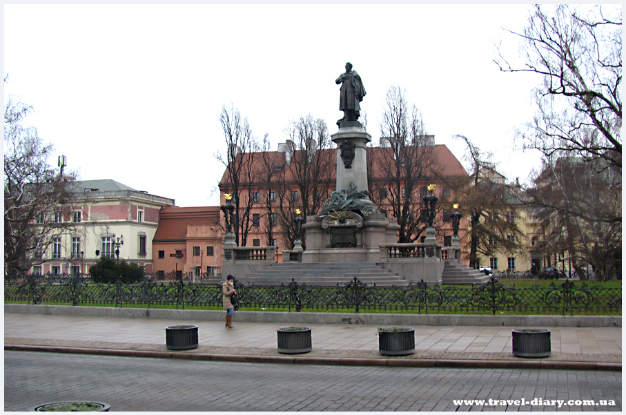 Памятник Адаму Мицкевичу в Варшаве